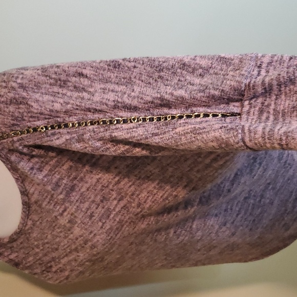 Pink/Gray Top with Chain detail - Picture 2 of 5